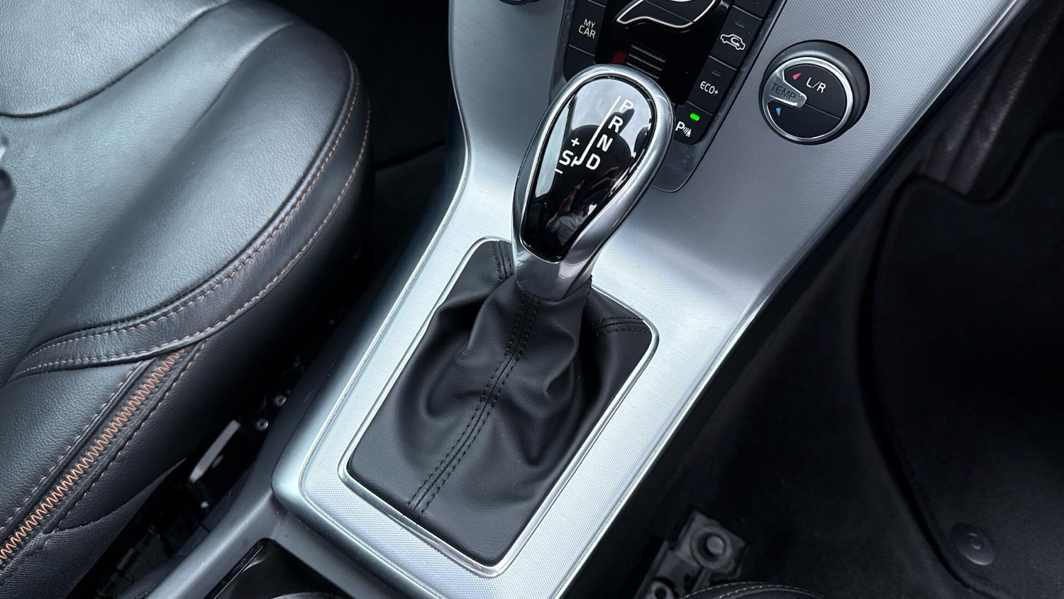 Used Volvo V40 2019 for sale - 77320928: Photo 40