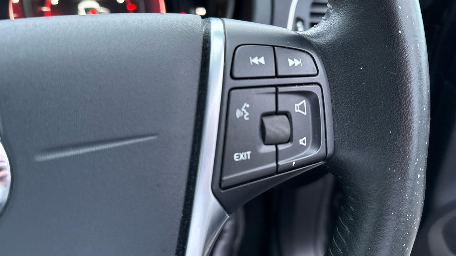 Used Volvo V40 2019 for sale - 77320928: Photo 42