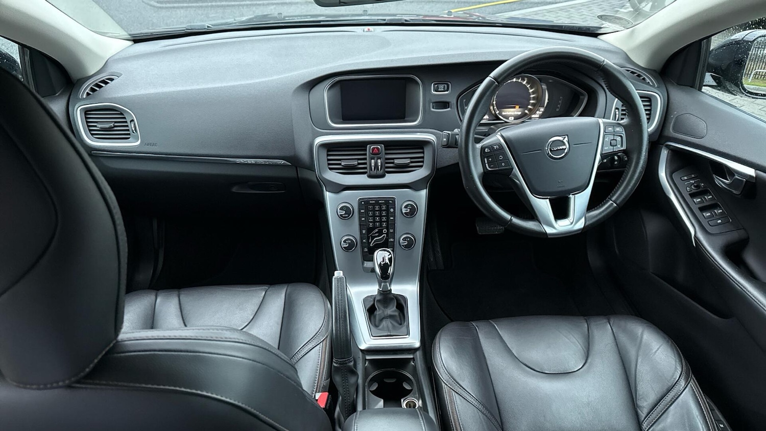 Used Volvo V40 2019 for sale - 77320928: Photo 5