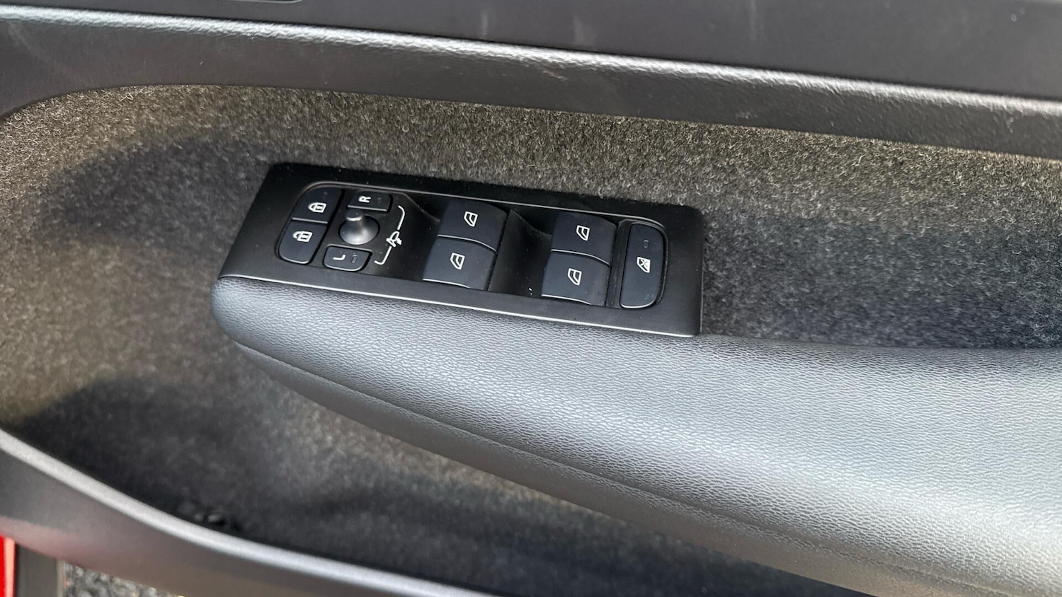 Used Volvo XC40 2021 for sale - 76824293: Photo 31