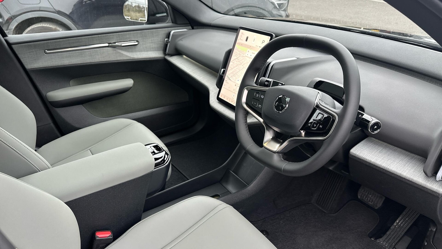 Used Volvo EX30 Cross Country for sale - 77824164: Photo 4