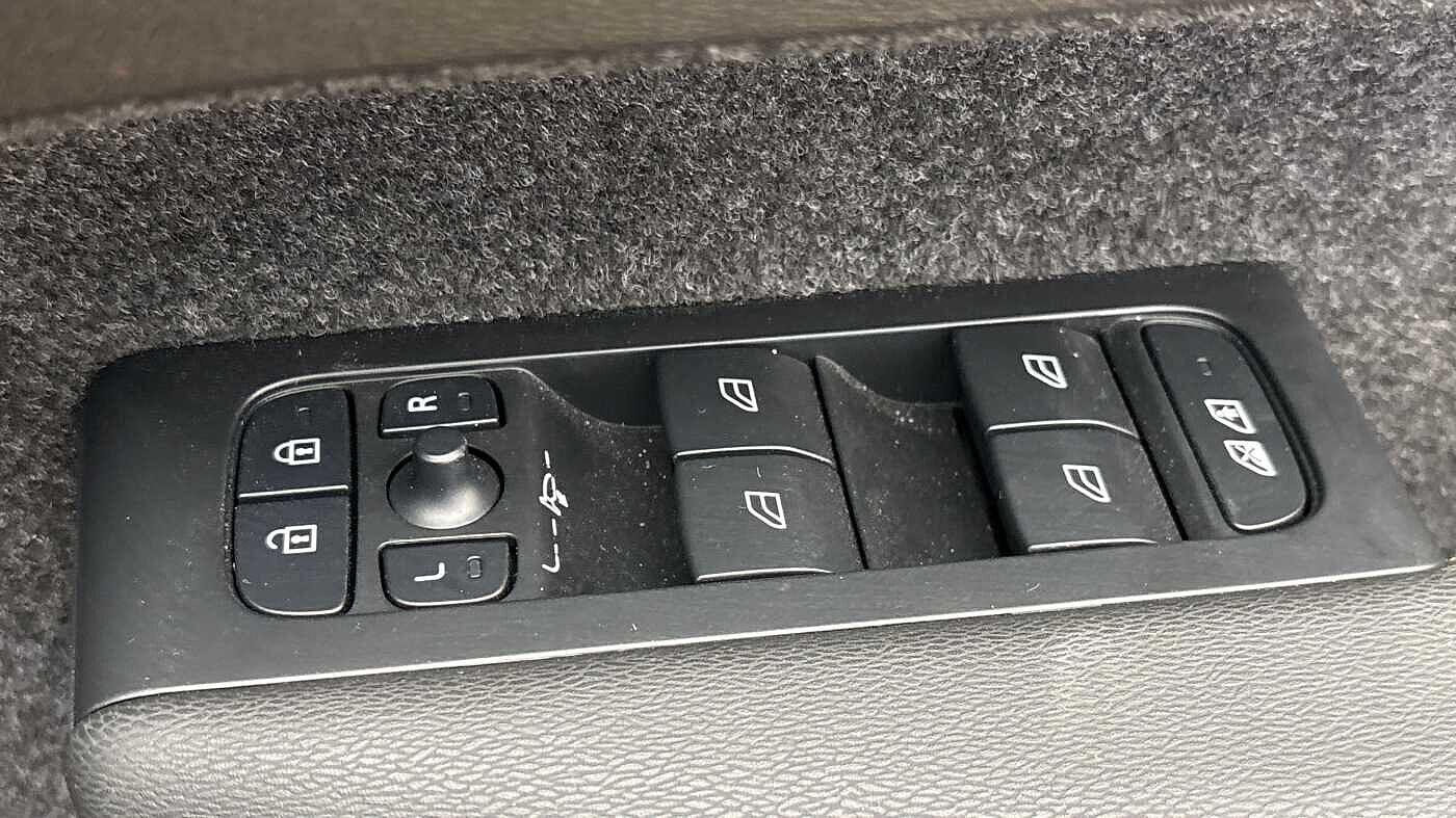 Used Volvo XC40 2025 for sale - 78171174: Photo 25