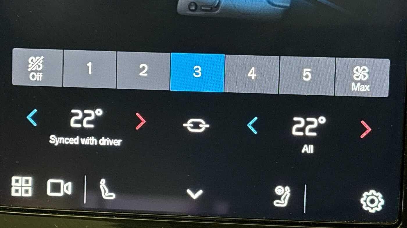 Used Volvo XC40 2025 for sale - 78171174: Photo 40