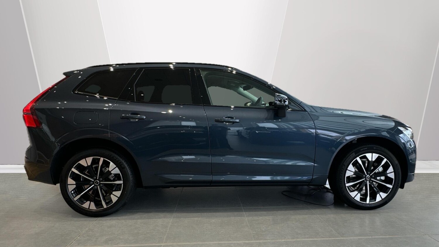 Used Volvo XC60 2025 for sale - 76337269: Photo 3