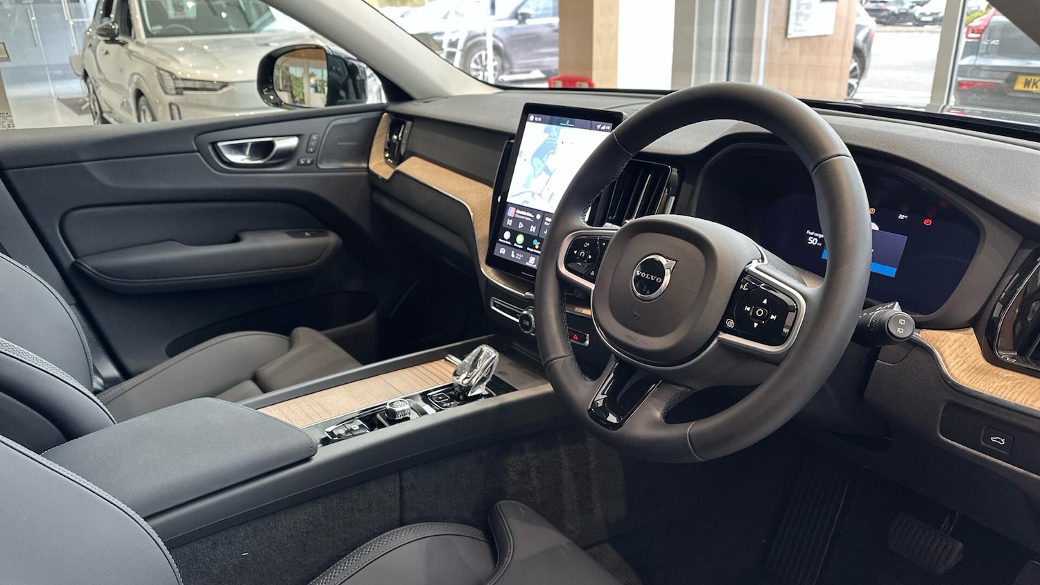 Used Volvo XC60 2025 for sale - 76337269: Photo 4