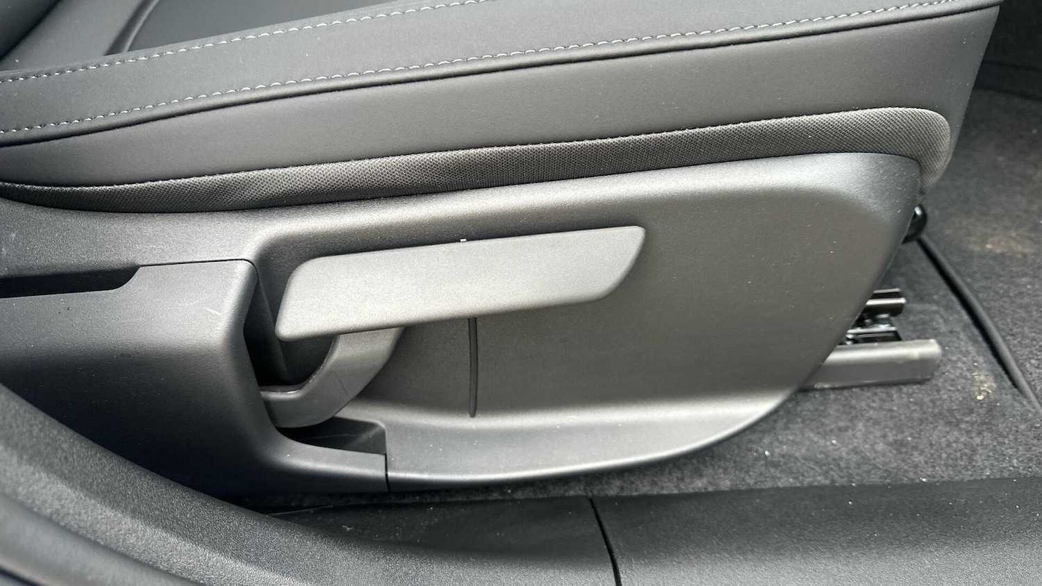 Used Volvo EX30 2025 for sale - 76425597: Photo 30