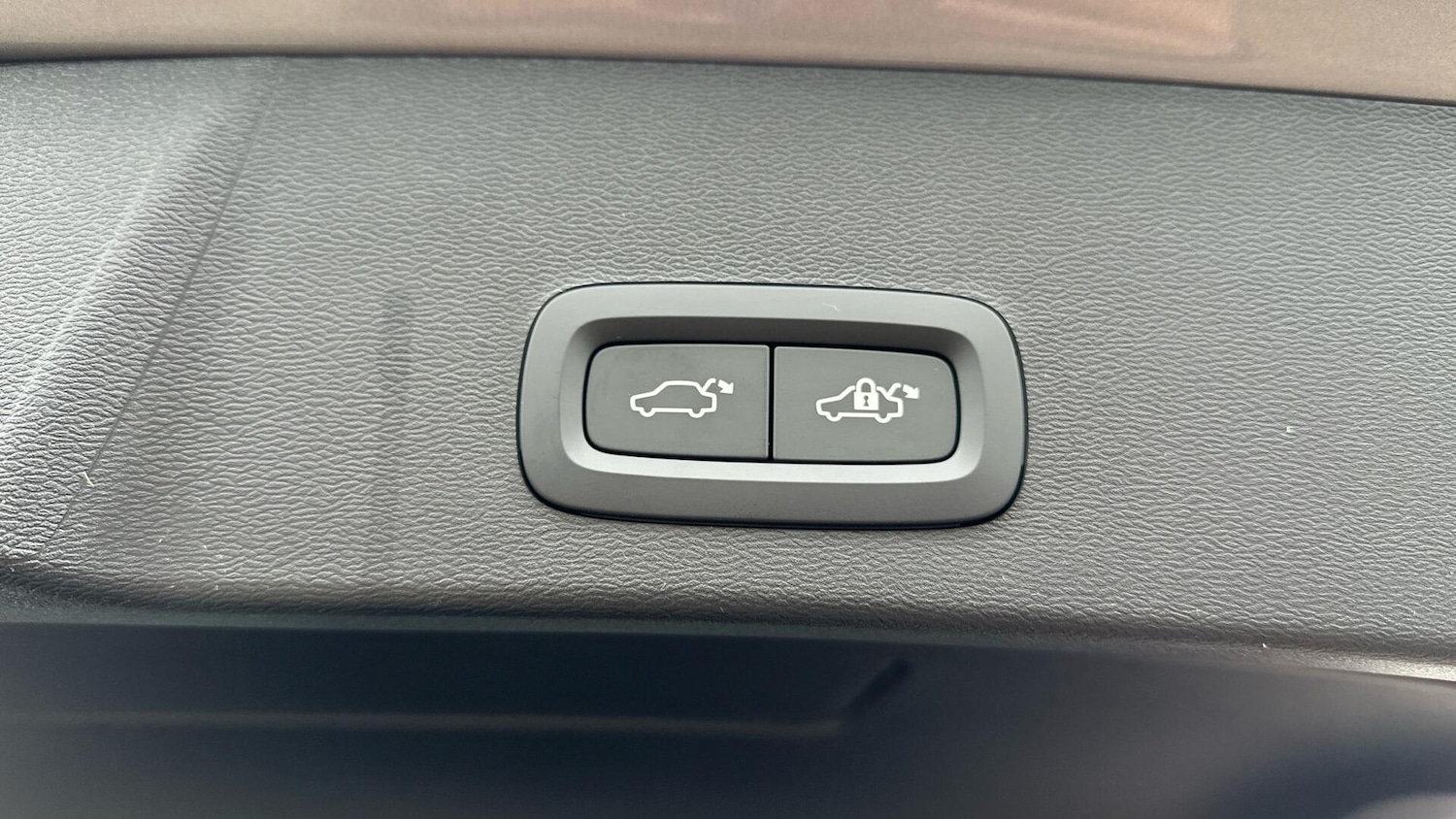 Used Volvo XC40 2025 for sale - 76336375: Photo 24