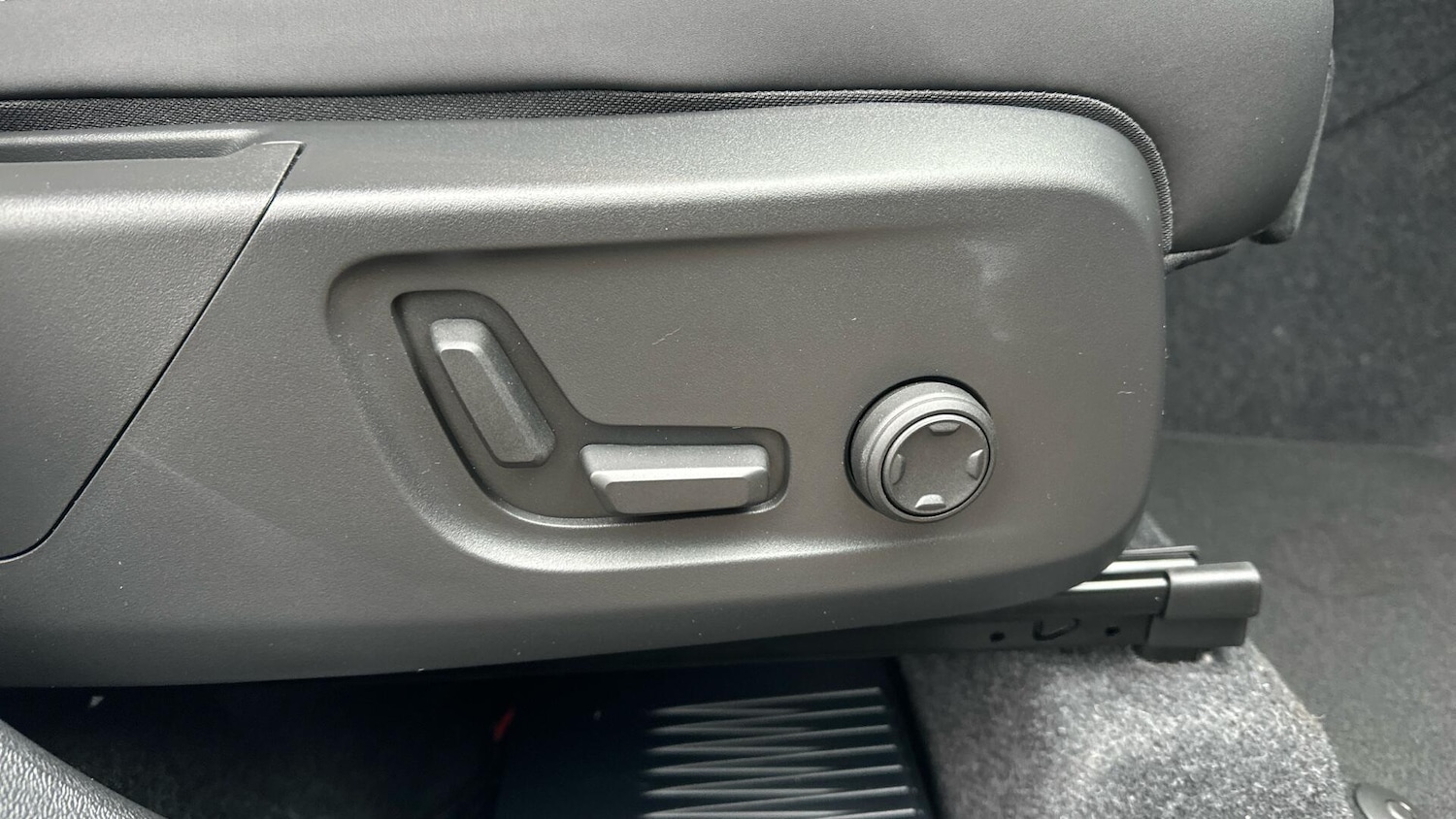 Used Volvo XC40 2025 for sale - 76336375: Photo 30