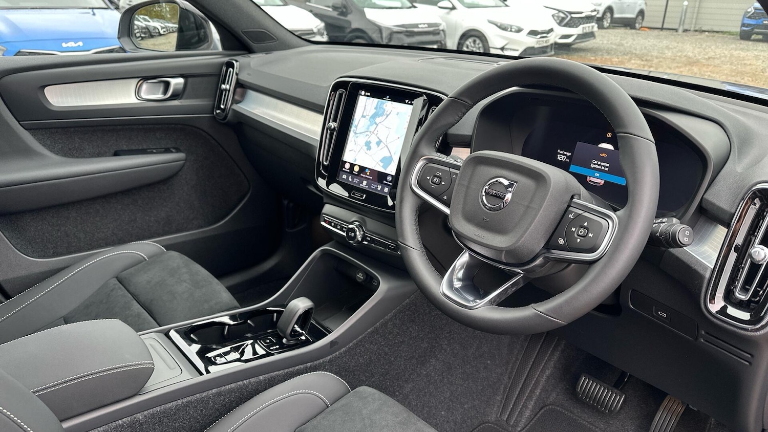 Used Volvo XC40 2025 for sale - 76336375: Photo 4