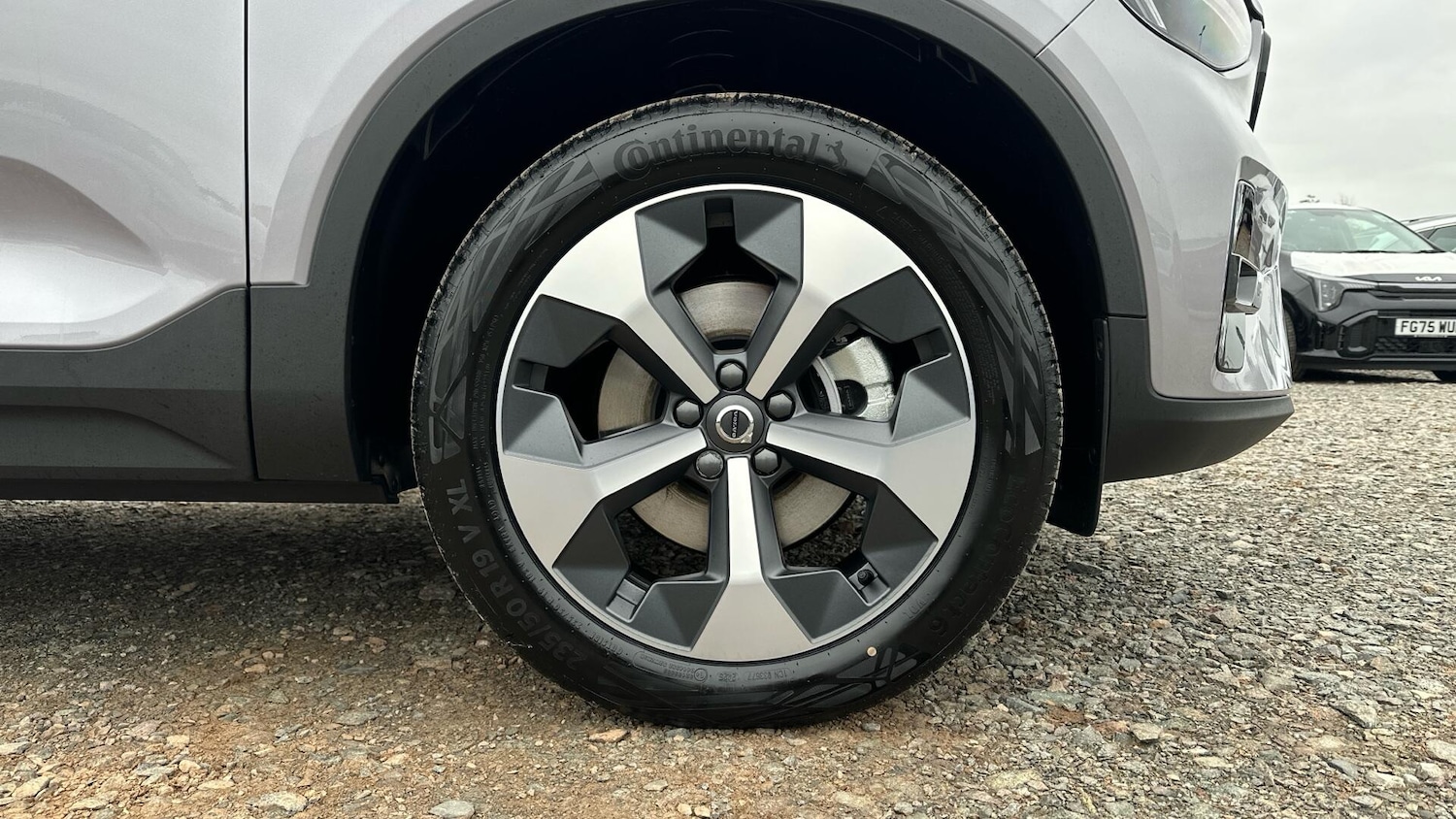 Used Volvo XC40 2025 for sale - 76336375: Photo 9