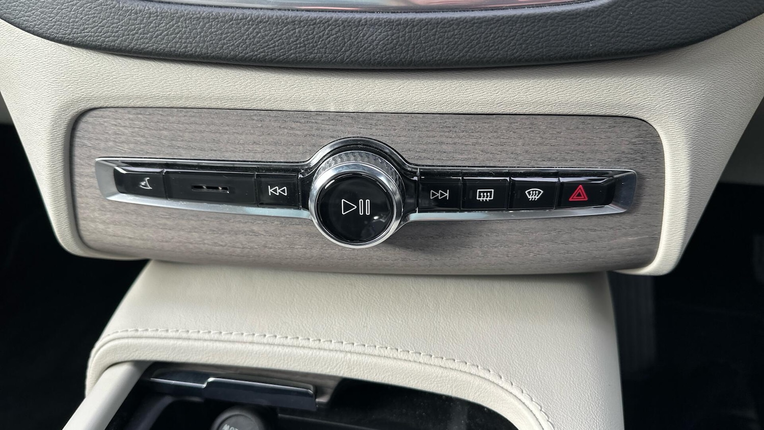 Used Volvo XC90 2023 for sale - 77793787: Photo 49