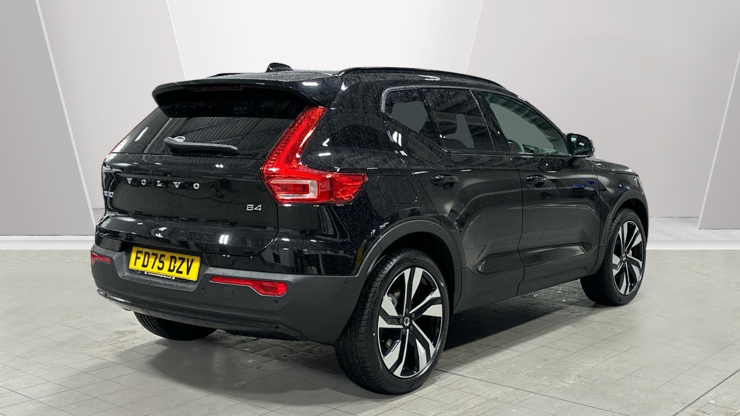 Used Volvo XC40 2025 for sale - 77039734: Photo 2