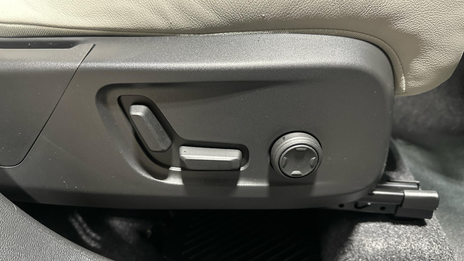 Used Volvo XC40 2025 for sale - 77039734: Photo 31