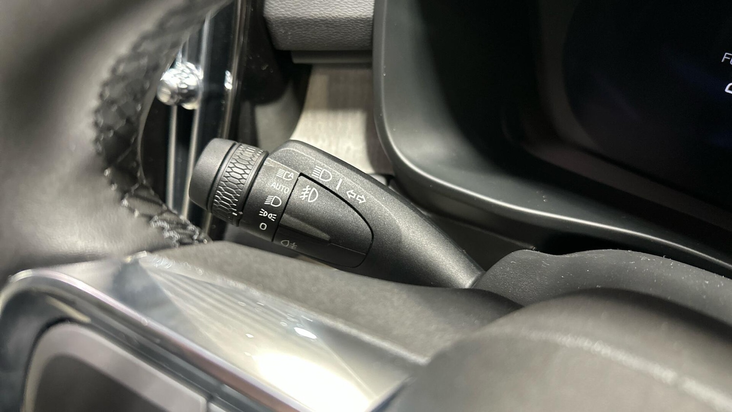 Used Volvo XC40 2025 for sale - 77039734: Photo 35