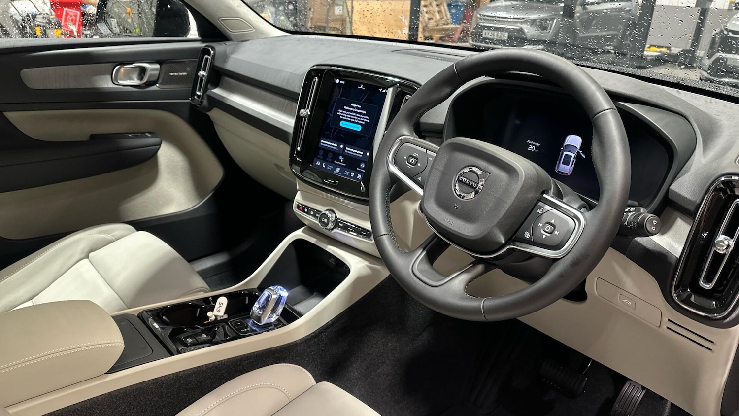 Used Volvo XC40 2025 for sale - 77039734: Photo 4