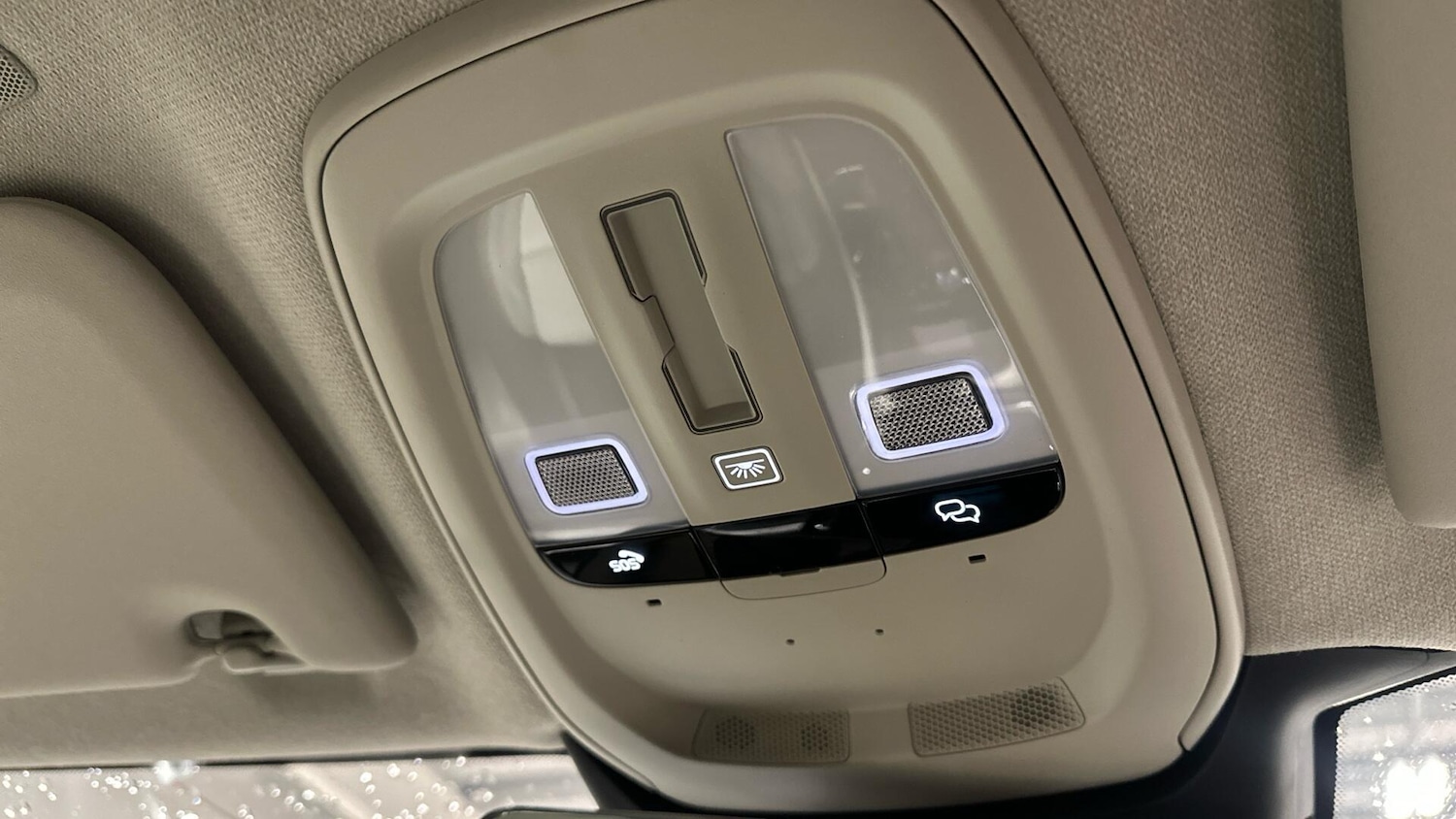 Used Volvo XC40 2025 for sale - 77039734: Photo 40