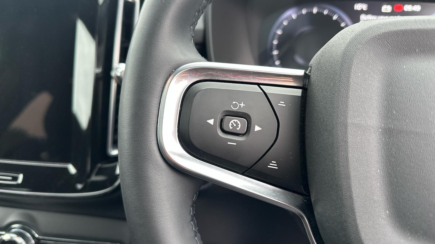 Used Volvo XC40 for sale - 76658335: Photo 31