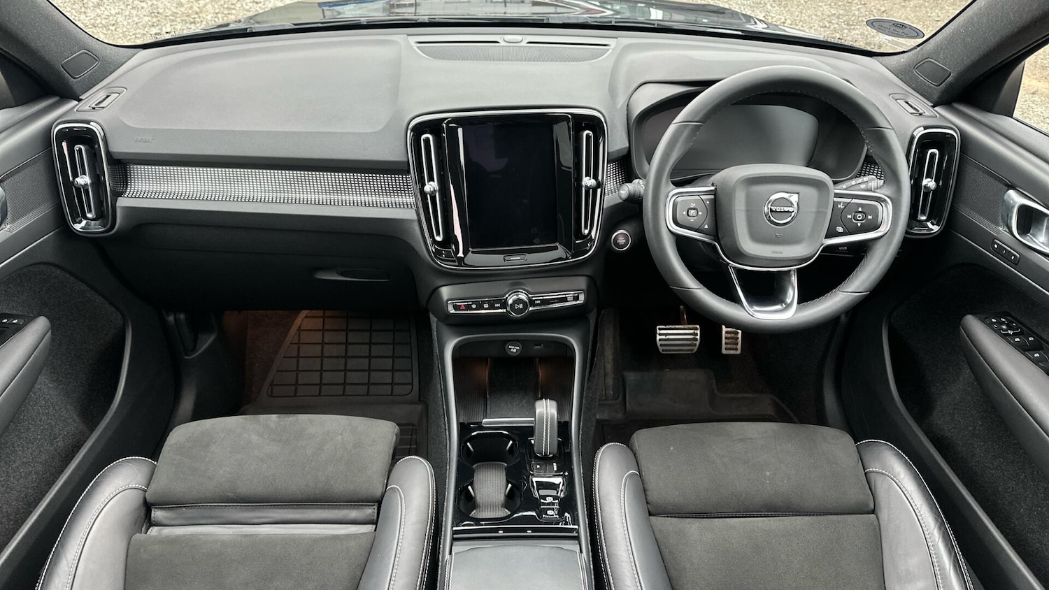 Used Volvo XC40 for sale - 76658335: Photo 5