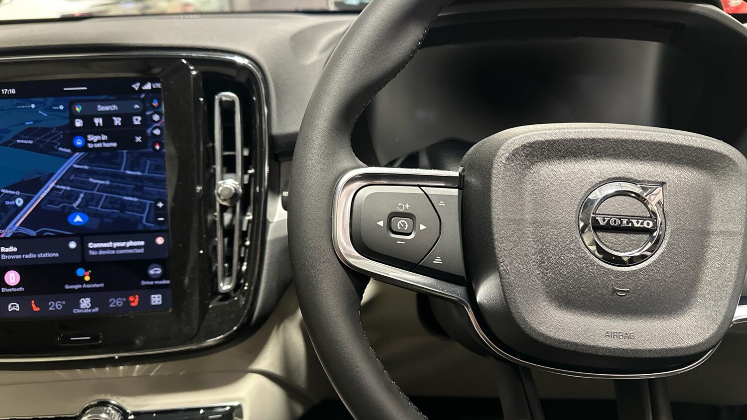 Used Volvo XC40 for sale - 77358640: Photo 19