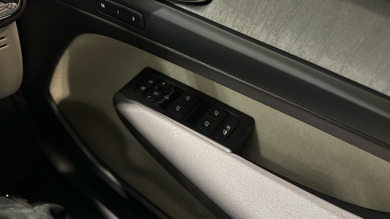 Used Volvo XC40 for sale - 77358640: Photo 22