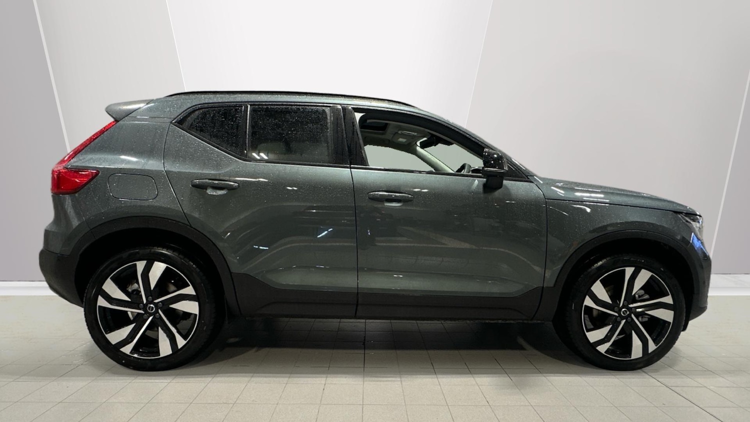 Used Volvo XC40 for sale - 77358640: Photo 3