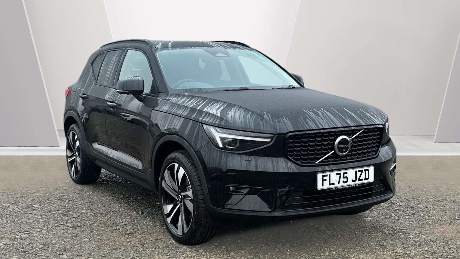 Used Volvo XC40 2025 for sale - 76337536: Photo 1