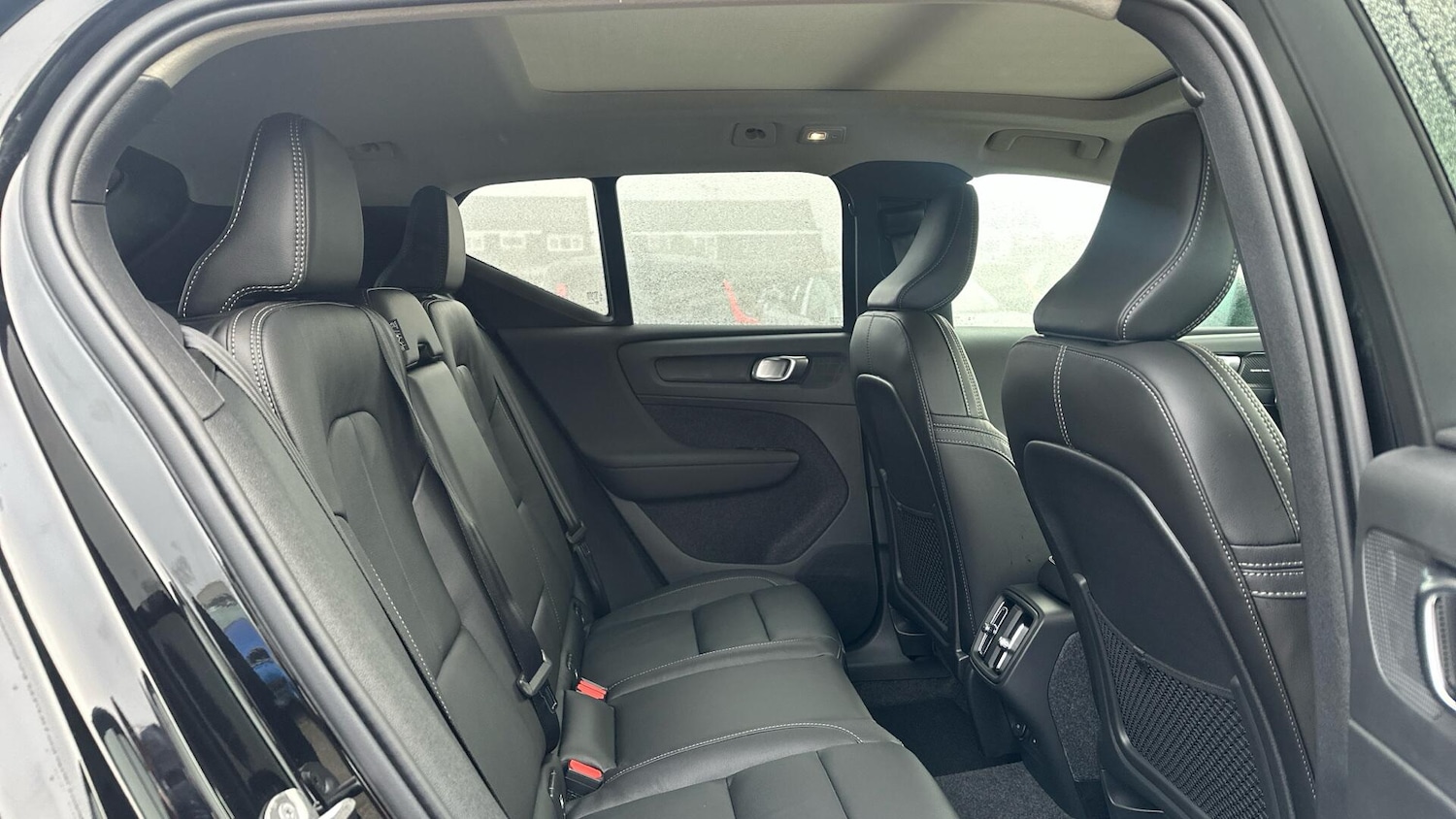 Used Volvo XC40 2025 for sale - 76337536: Photo 6