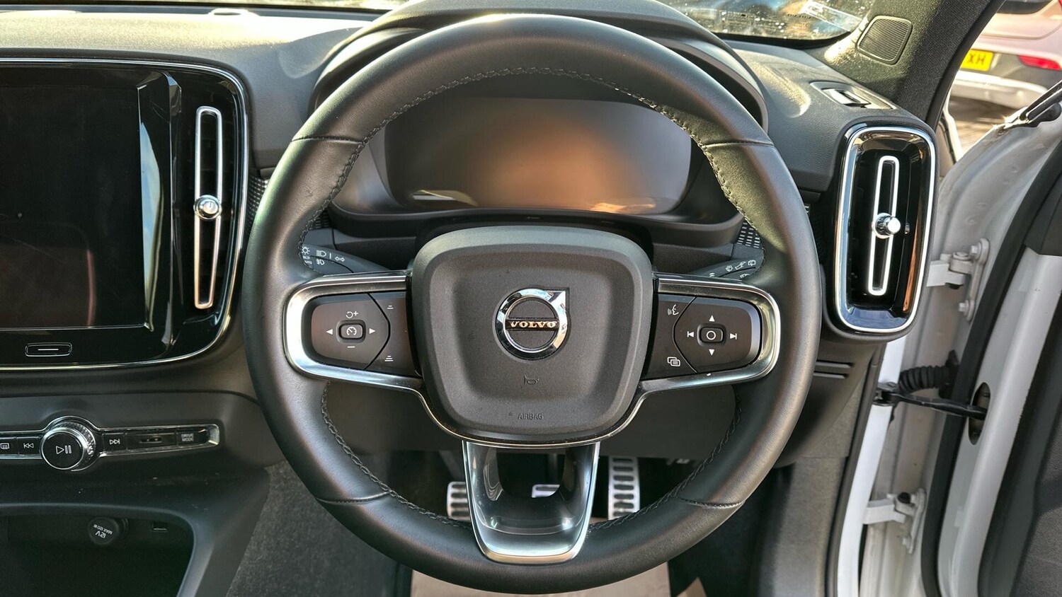 Used Volvo XC40 2022 for sale - 77351532: Photo 10