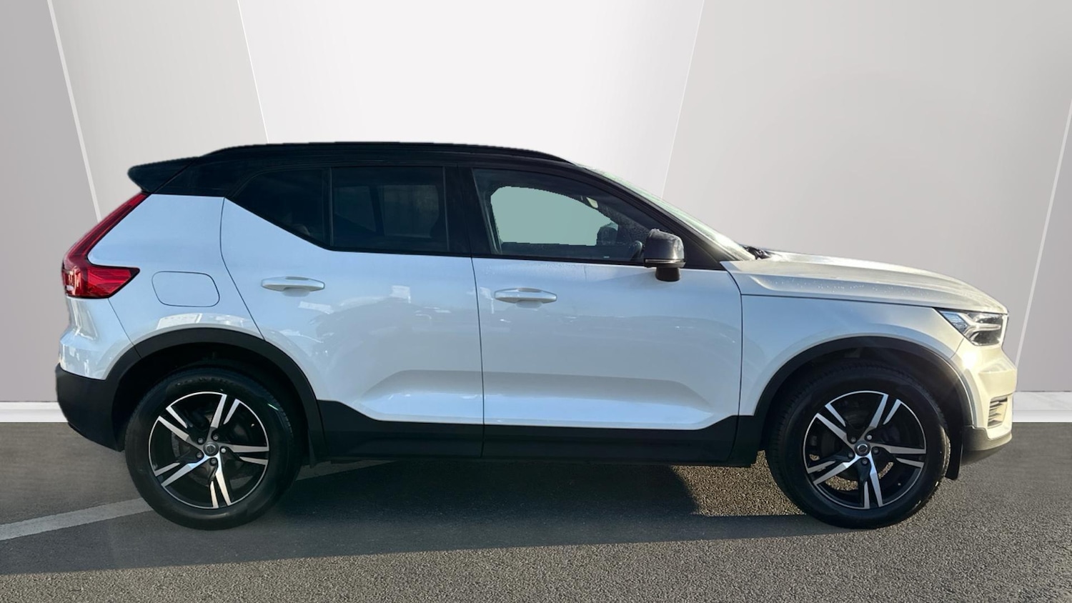 Used Volvo XC40 2022 for sale - 77351532: Photo 3