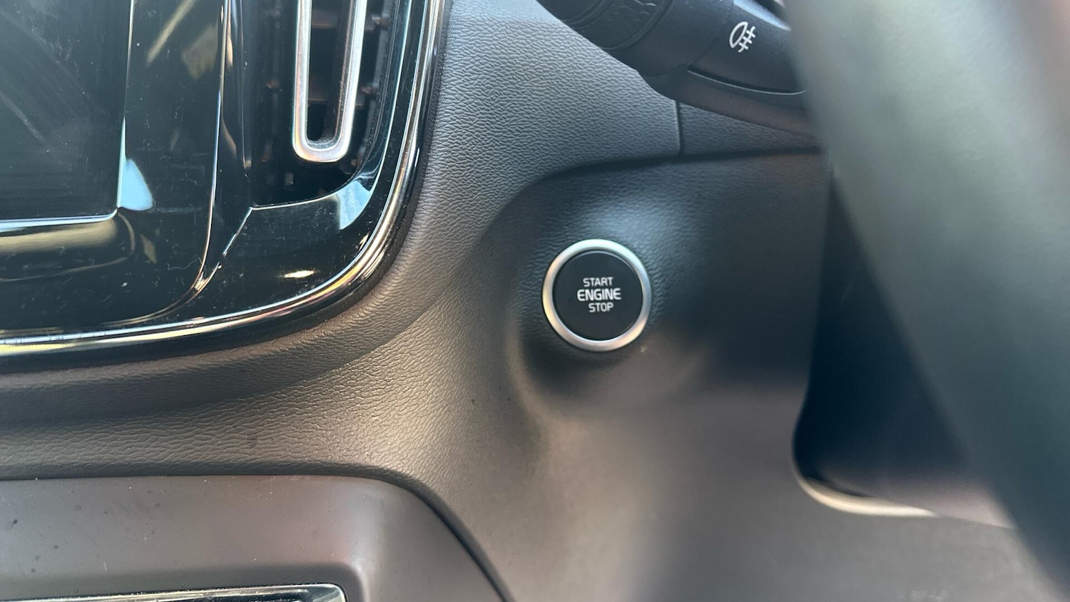 Used Volvo XC40 2022 for sale - 77351532: Photo 35