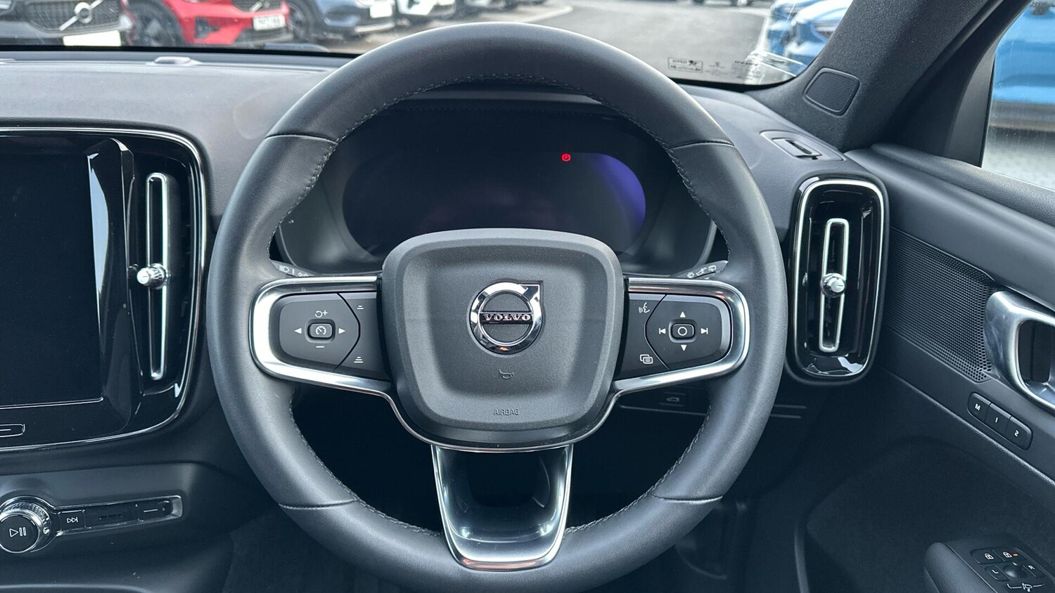 Used Volvo XC40 2022 for sale - 77672915: Photo 10