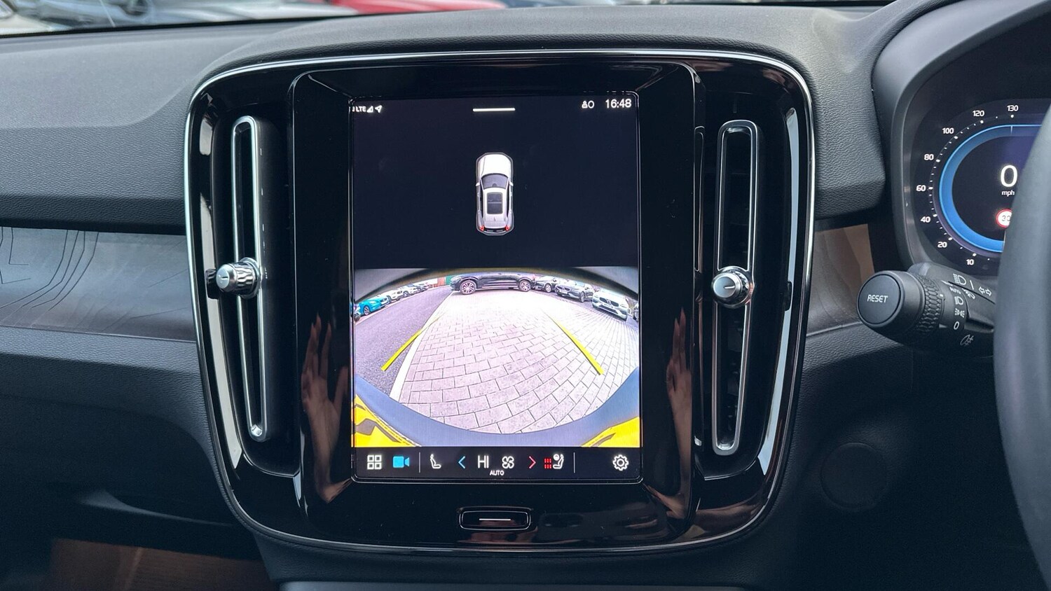 Used Volvo XC40 2022 for sale - 77672915: Photo 19