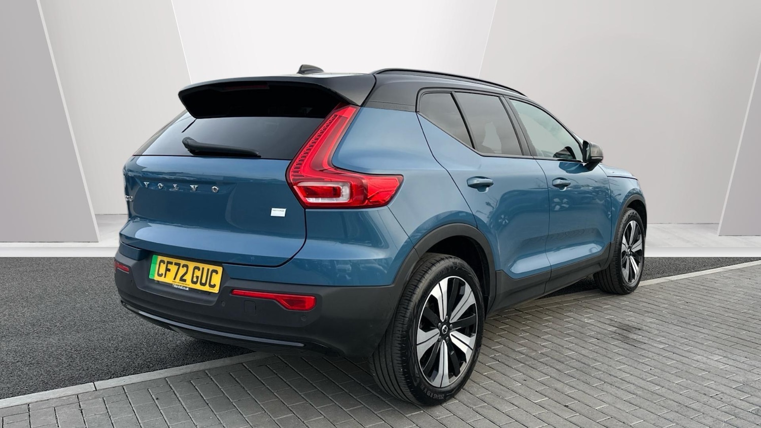 Used Volvo XC40 2022 for sale - 77672915: Photo 2