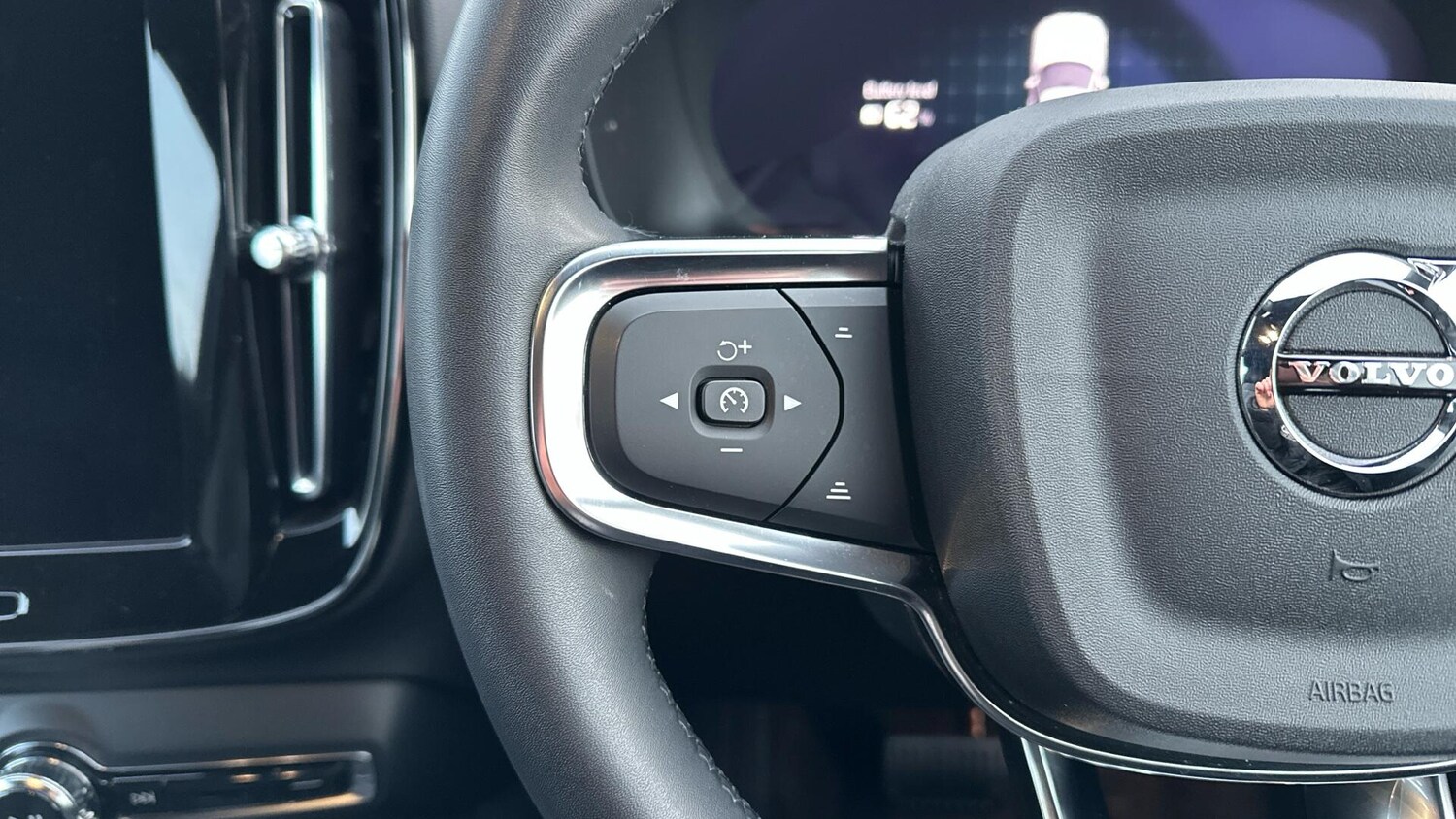 Used Volvo XC40 2022 for sale - 77672915: Photo 21