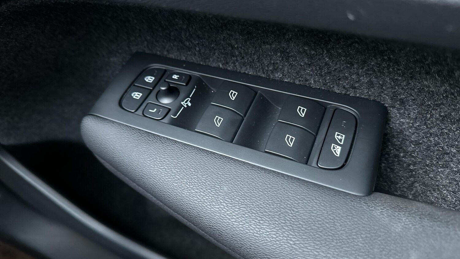 Used Volvo XC40 2022 for sale - 77672915: Photo 24