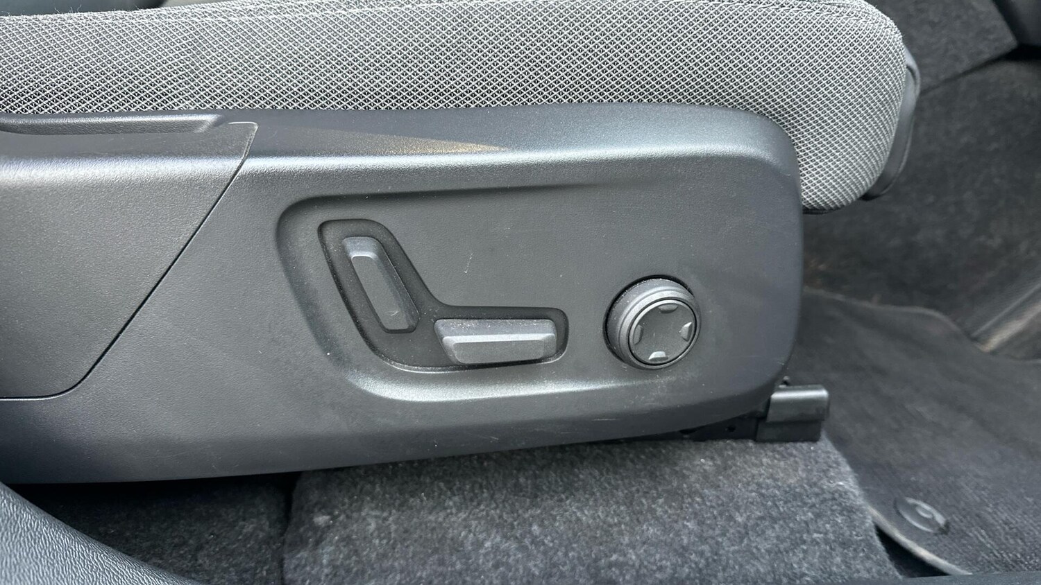 Used Volvo XC40 2022 for sale - 77672915: Photo 29