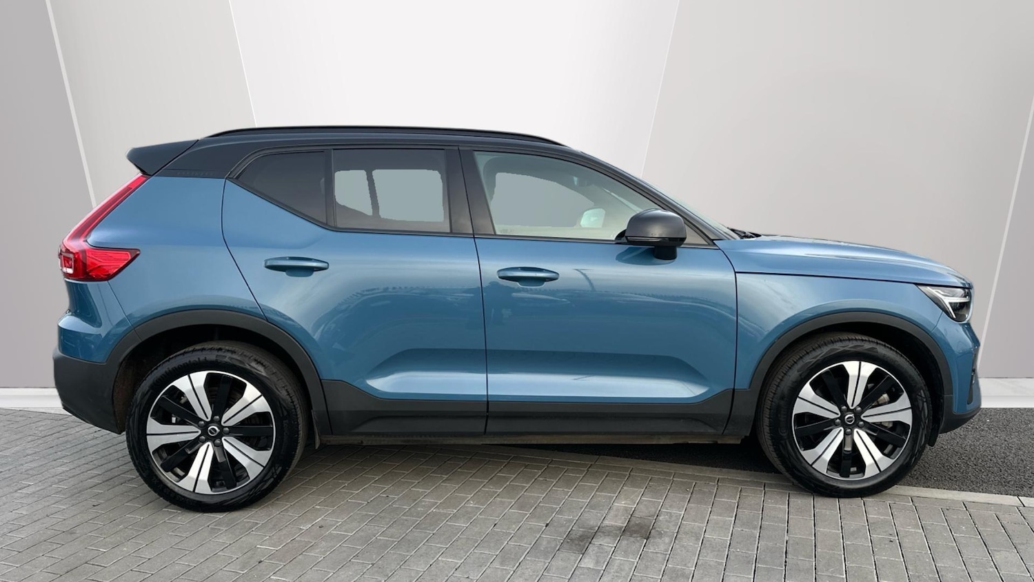 Used Volvo XC40 2022 for sale - 77672915: Photo 3