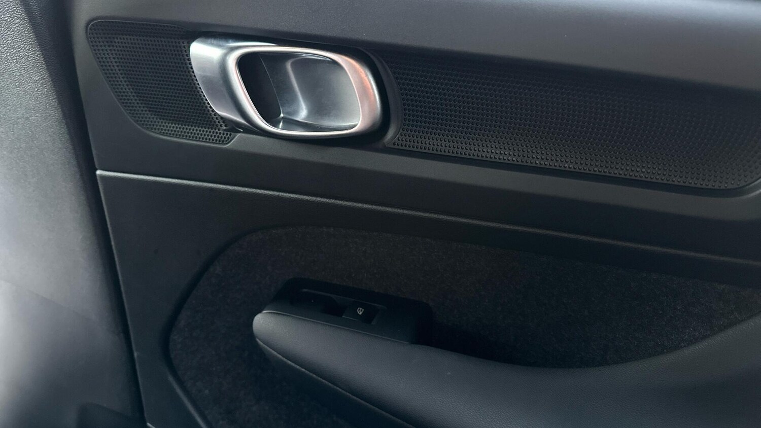 Used Volvo XC40 2022 for sale - 77672915: Photo 36