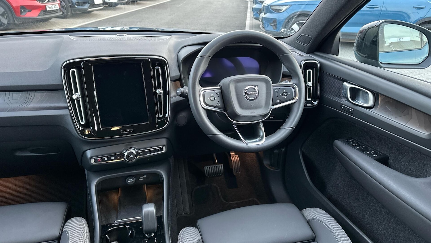 Used Volvo XC40 2022 for sale - 77672915: Photo 4