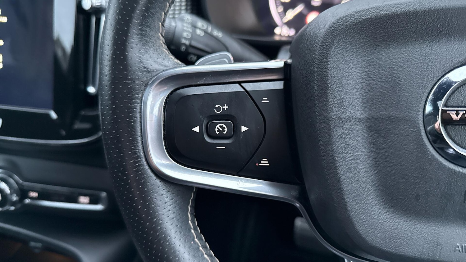 Used Volvo XC40 2020 for sale - 77016567: Photo 40