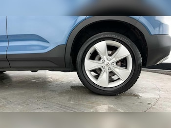 Used Volvo XC40 2023 for sale - 79049016: Photo