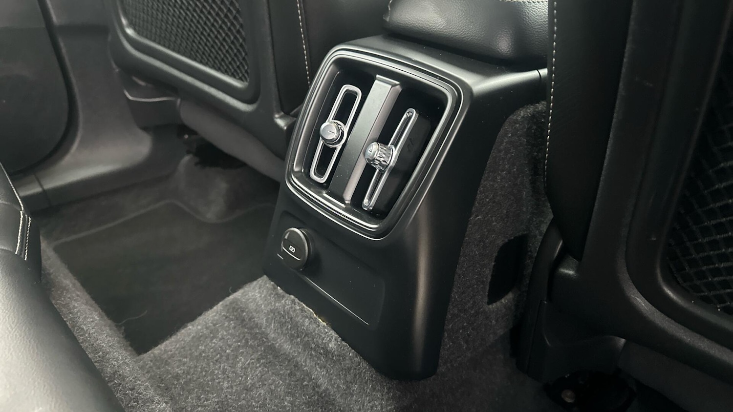 Used Volvo XC40 2022 for sale - 76336799: Photo 28