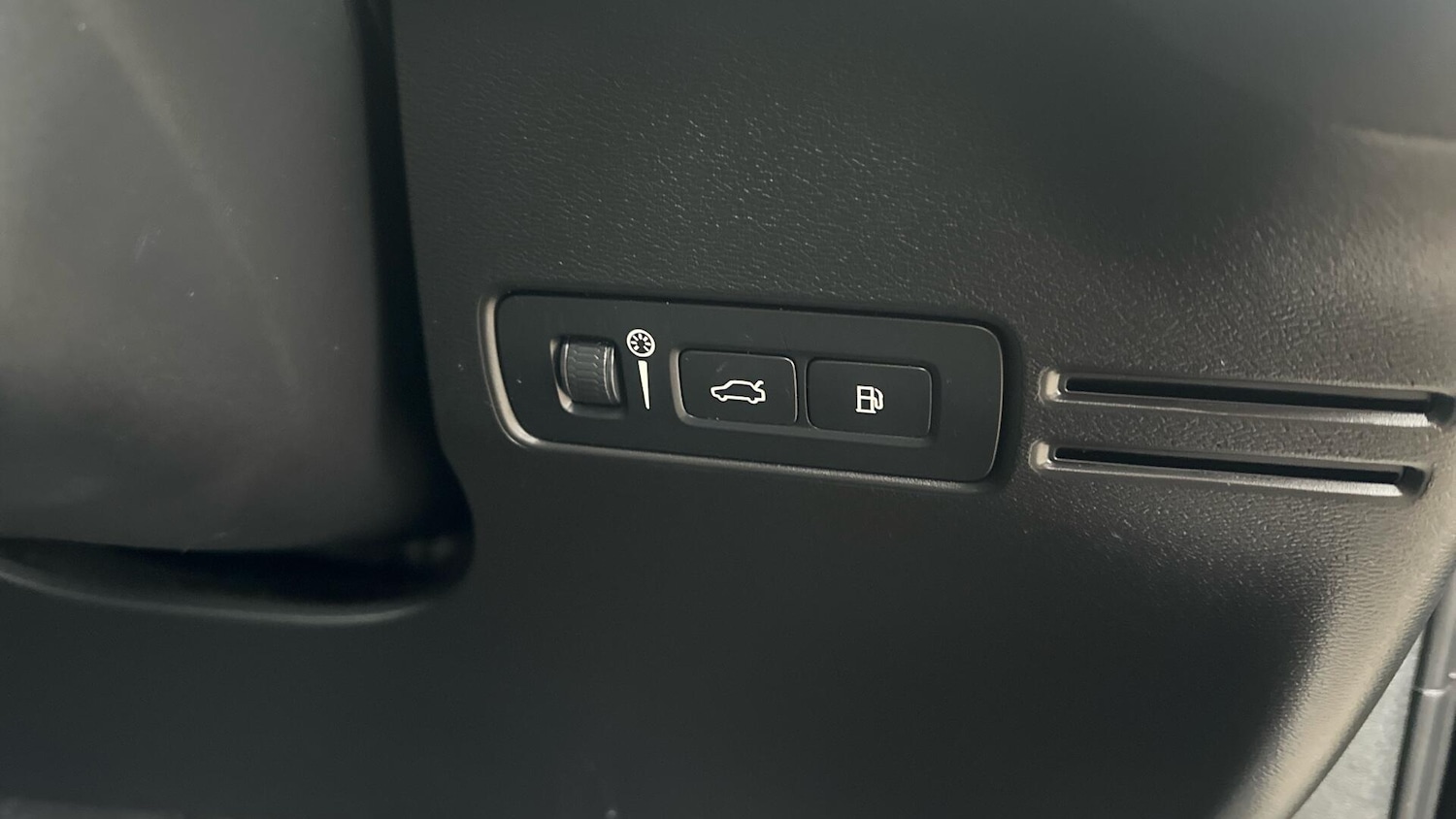 Used Volvo XC40 2022 for sale - 76336799: Photo 32