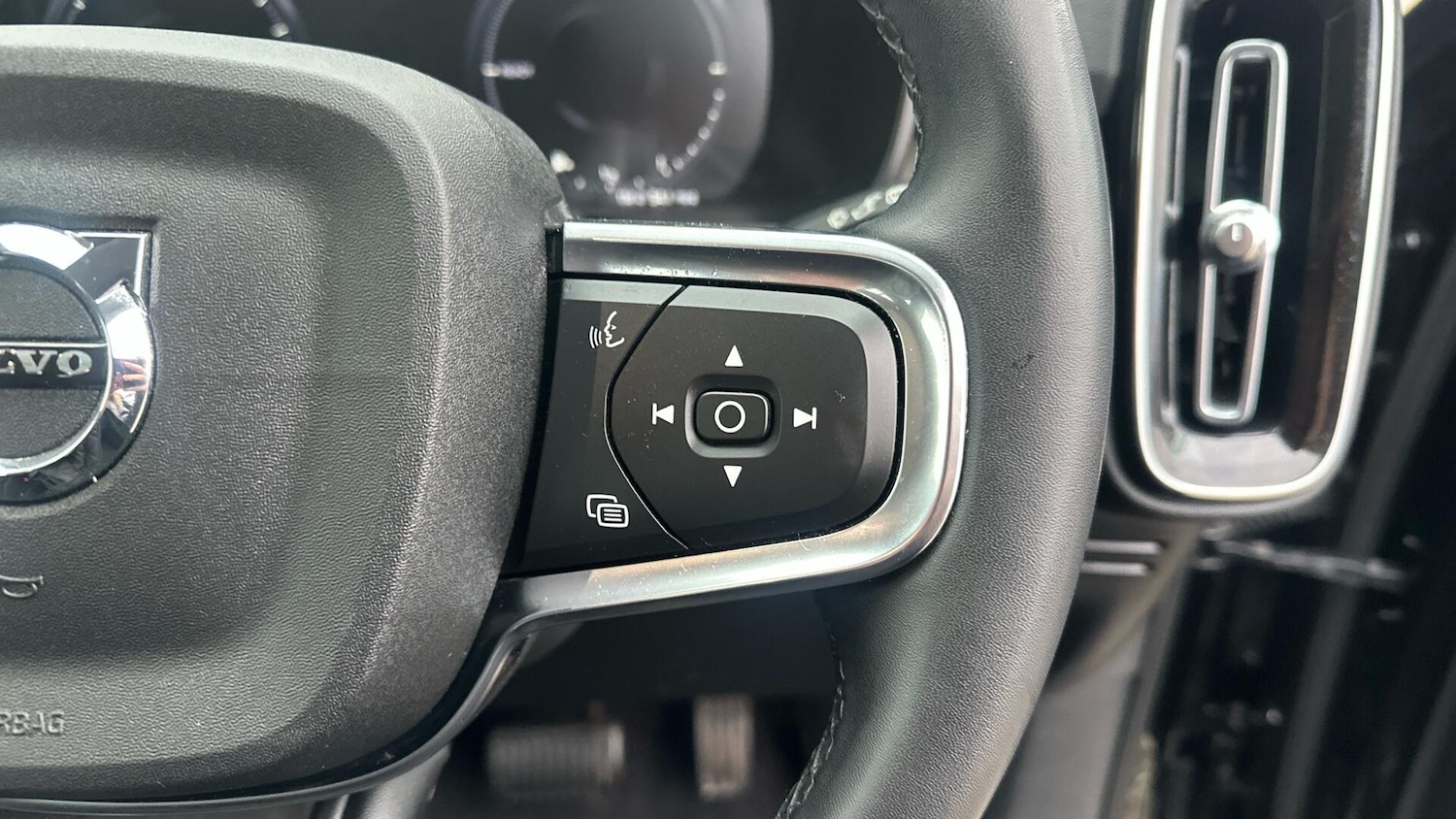 Used Volvo XC40 2022 for sale - 76336799: Photo 34