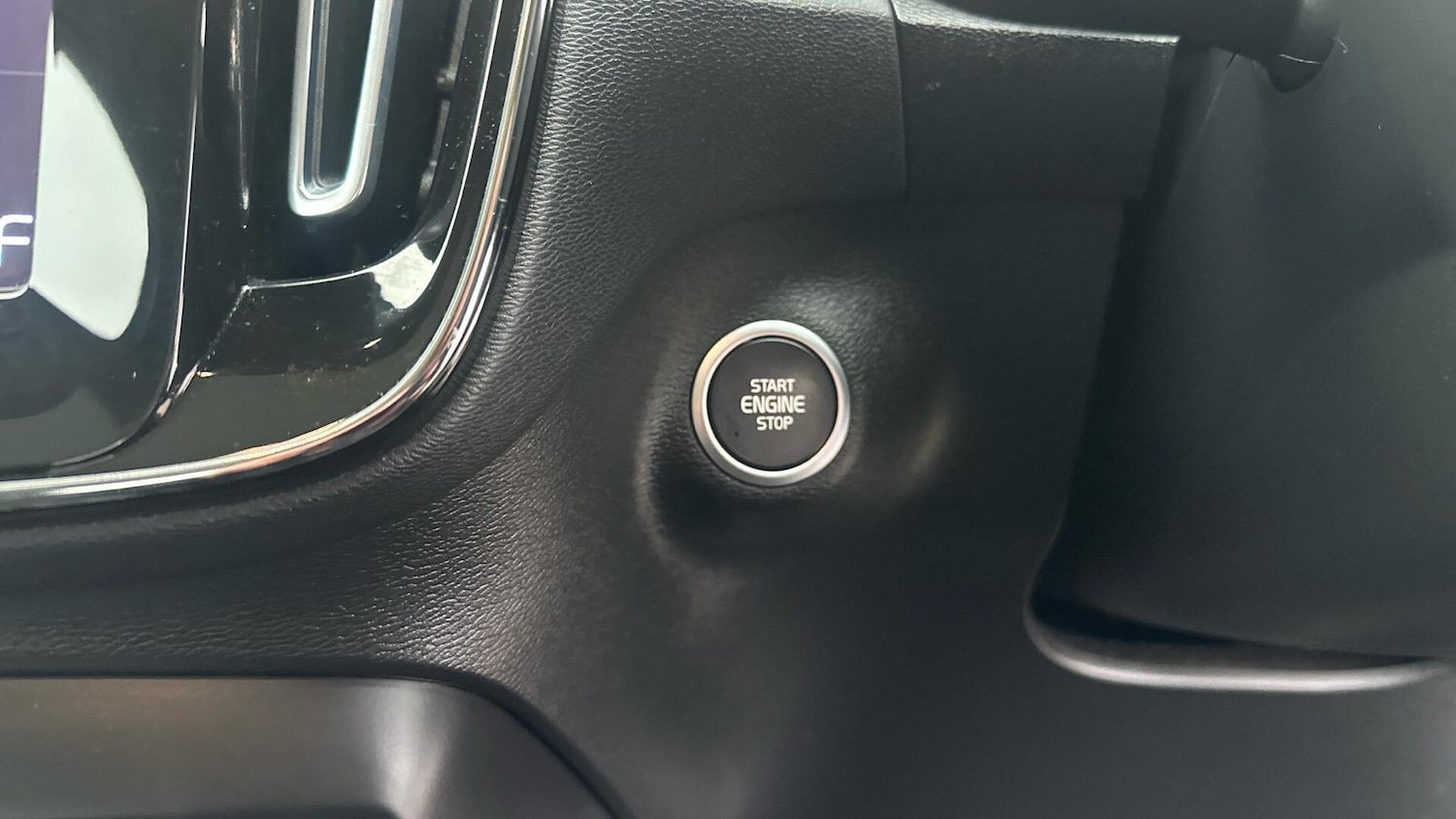 Used Volvo XC40 2022 for sale - 76336799: Photo 39