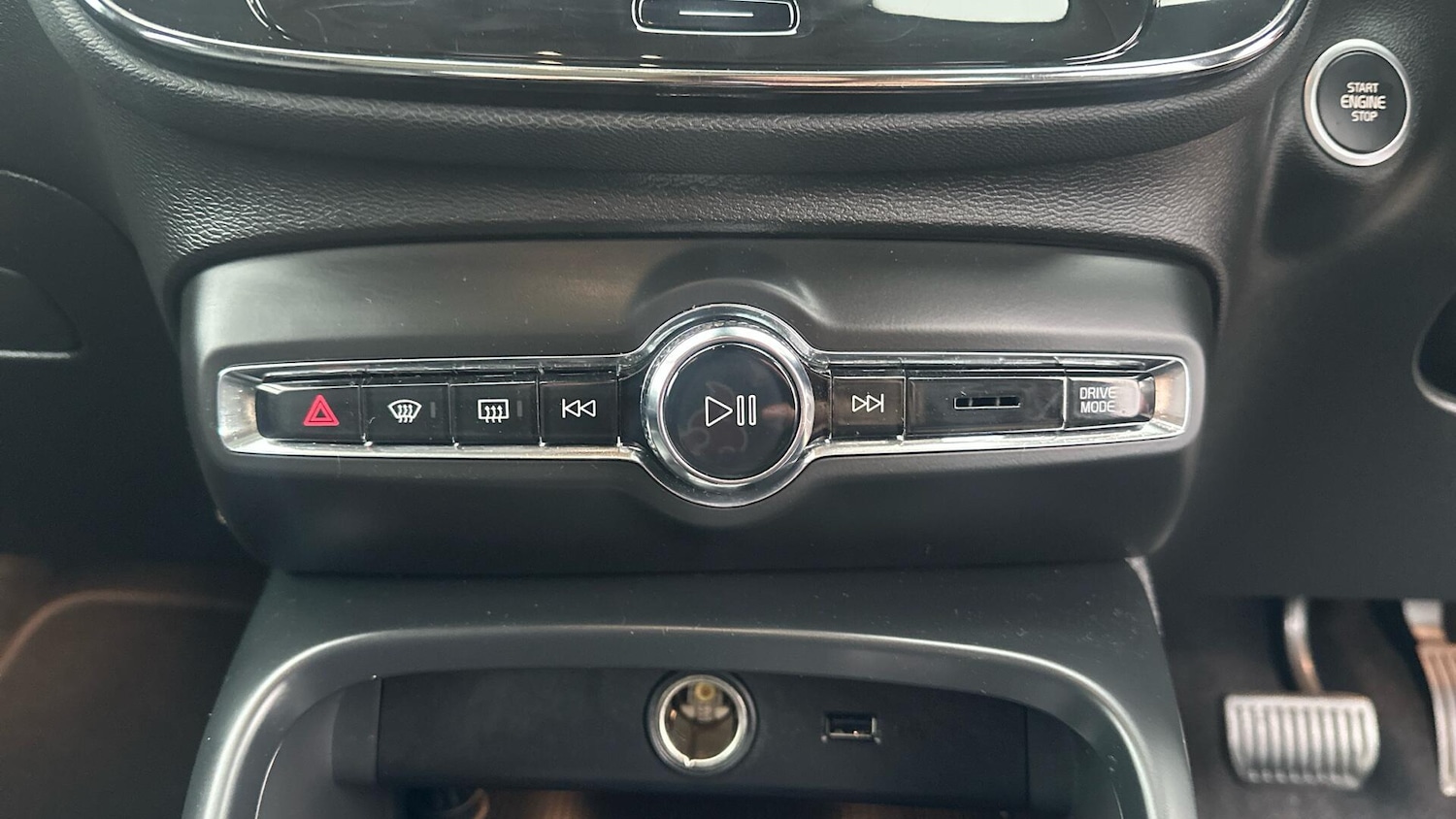 Used Volvo XC40 2022 for sale - 76336799: Photo 40