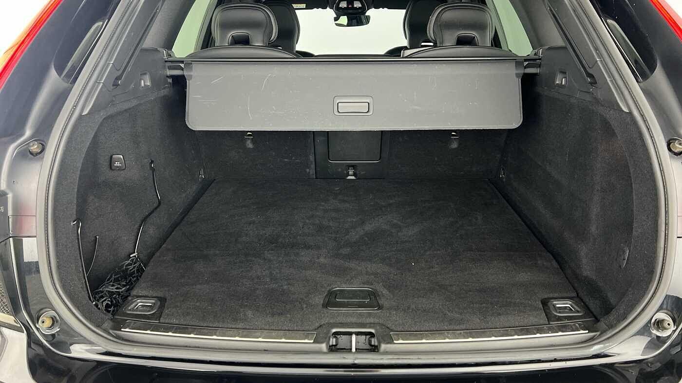 Used Volvo XC60 2021 for sale - 76337358: Photo 5