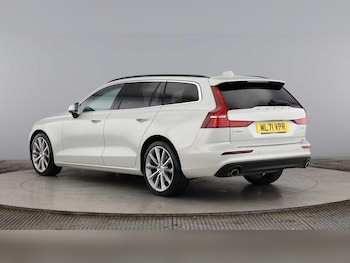 Used Volvo V60 2021 for sale - 76701897: Photo