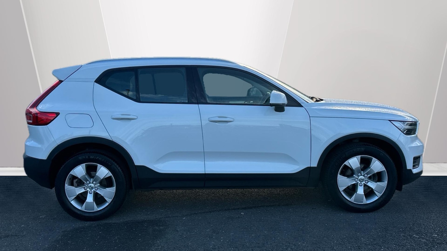 Used Volvo XC40 for sale - 77425249: Photo 3