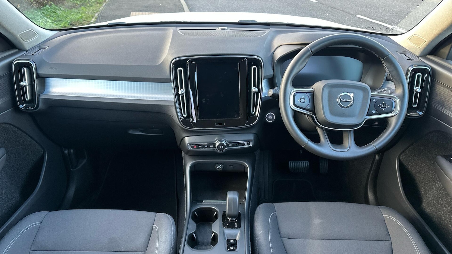 Used Volvo XC40 for sale - 77425249: Photo 5